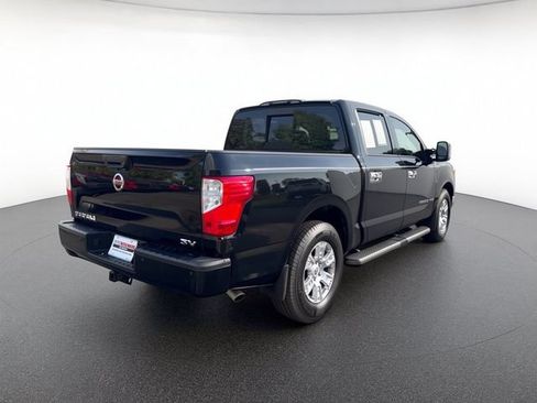 Used 2018 Nissan Titan SV w/ SV Convenience Package RWD image 5
