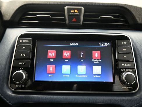 Used 2025 Nissan Versa SV FWD image 7