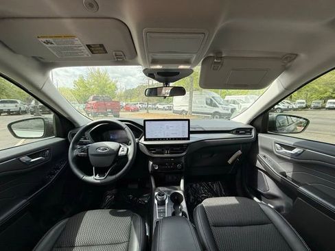 New 2024 Ford Escape SE image 6