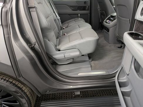 Used 2018 Lincoln Navigator L Reserve w/ Technology Package AWD/4WD image 34
