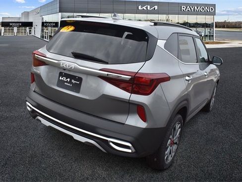 Certified 2023 Kia Seltos SX w/ SX Sunroof Package image 3