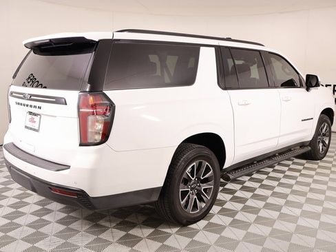 Used 2023 Chevrolet Suburban Z71 w/ Luxury Package image 22