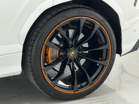 Used 2022 Lamborghini Urus AWD/4WD image 54