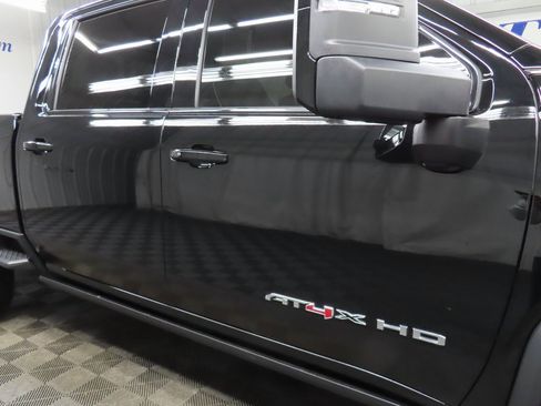 Used 2025 GMC Sierra 2500 AT4X image 37