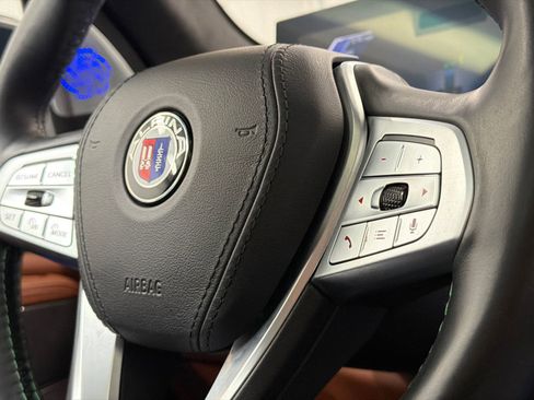 Used 2024 BMW ALPINA XB7 image 34