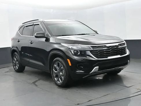 Used 2024 Kia Seltos S FWD image 2