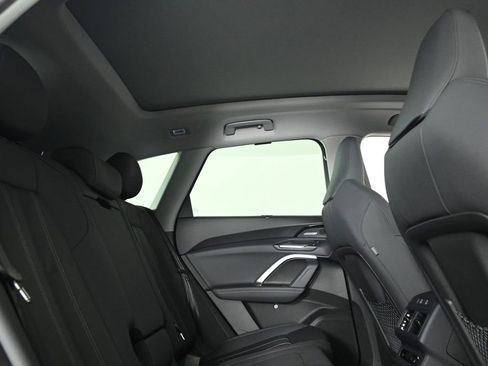 New 2025 Audi Q5 Prestige image 16