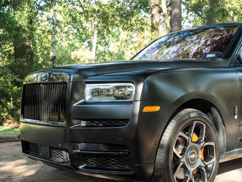 Used 2023 Rolls-Royce Cullinan Black Badge w/ Leather Finishing Pack image 8
