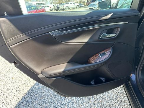 Used 2015 Chevrolet Impala LTZ image 16