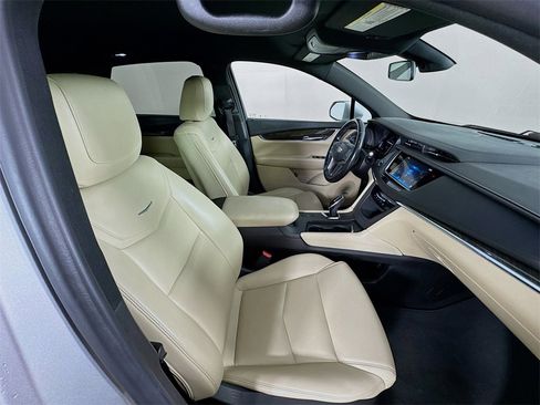 Used 2019 Cadillac XT5 FWD image 27