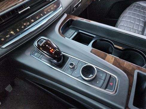 Used 2023 Cadillac Escalade ESV Premium Luxury Platinum image 20