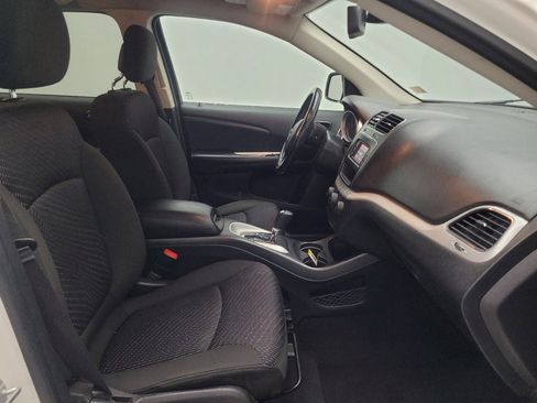 Used 2019 Dodge Journey SE w/ Premium Group image 21