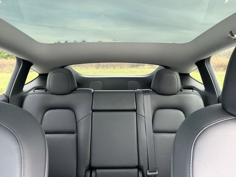 Used 2022 Tesla Model Y Performance image 39