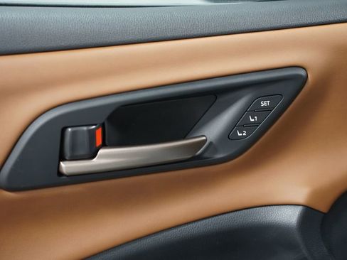 New 2025 Toyota Crown Signia image 33