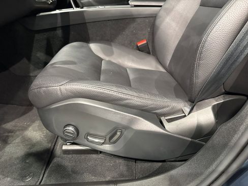 Used 2024 Volvo XC60 B5 Plus w/ Protection Package Premier image 10