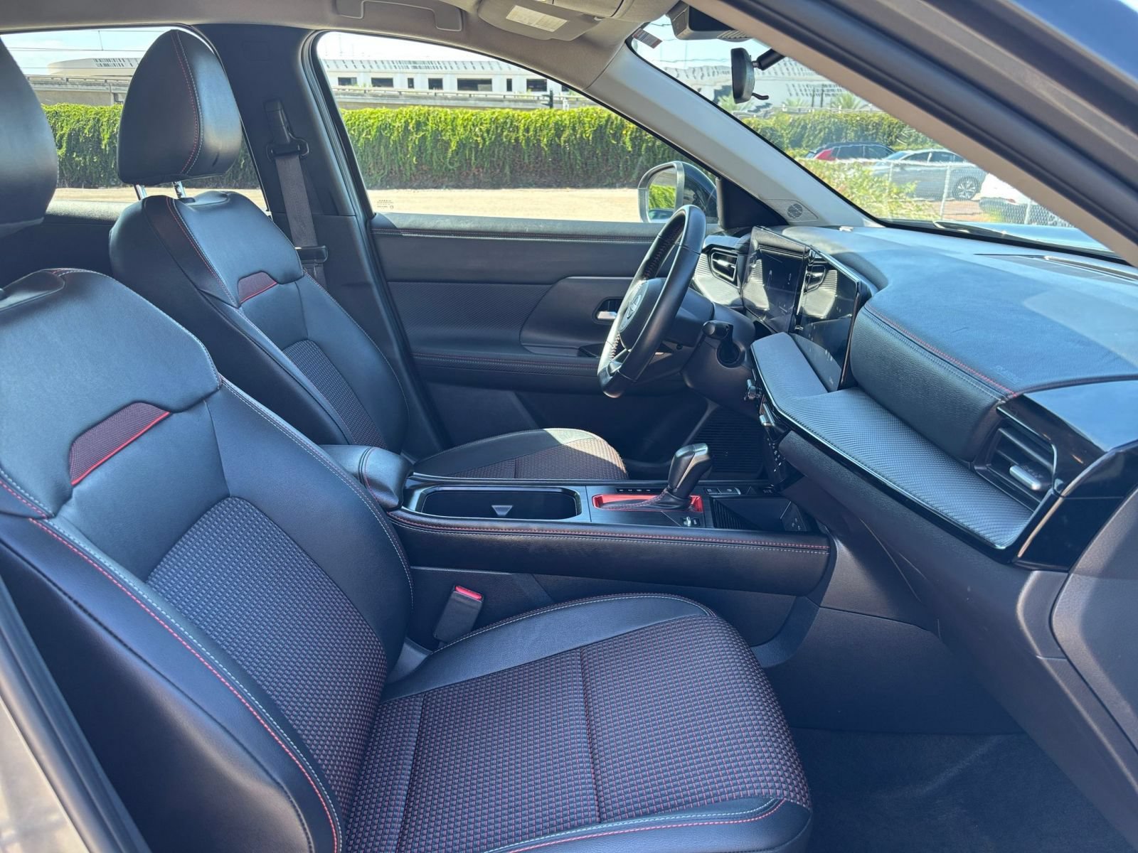 Used 2026 Nissan Kicks SR AWD/4WD image 34