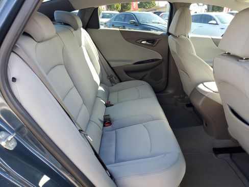 Used 2020 Chevrolet Malibu LS image 30