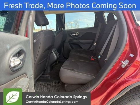 Used 2015 Jeep Cherokee Latitude w/ Cold Weather Group image 7