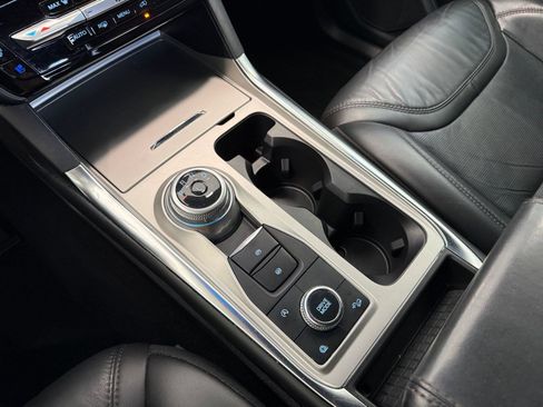 Used 2022 Ford Explorer Platinum w/ Equipment Group 601A AWD/4WD image 19