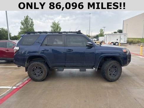 Used 2018 Toyota 4Runner TRD Off-Road Premium image 2