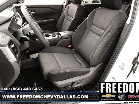 Used 2024 Nissan Rogue SV AWD/4WD image 9
