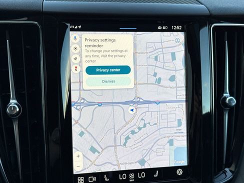 Used 2025 Volvo XC60 B5 Plus image 24