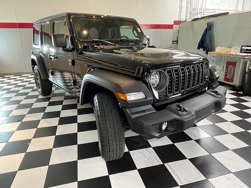 Used 2025 Jeep Wrangler Unlimited Sport AWD/4WD image 3