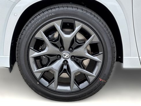 New 2026 Lexus TX 500h AWD image 11