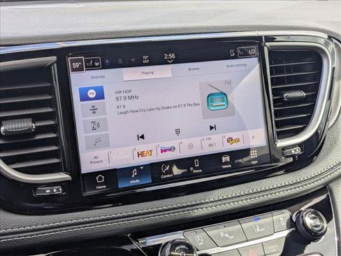 New 2026 Chrysler Pacifica Select image 13