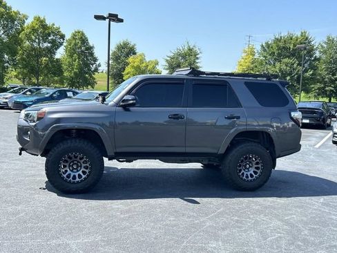 Used 2020 Toyota 4Runner Venture w/ Moonroof Package AWD/4WD image 7