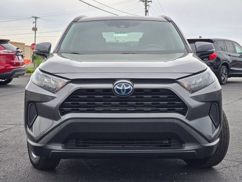 Used 2020 Toyota RAV4 LE AWD/4WD image 3