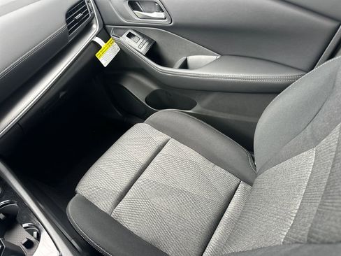 New 2026 Nissan Rogue SV AWD/4WD image 27