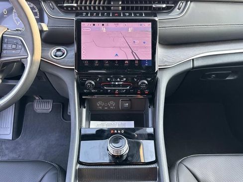 New 2025 Jeep Grand Cherokee L Limited w/ Luxury Tech Group II RWD image 28