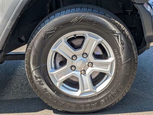 Certified 2020 Jeep Wrangler Unlimited Sport S AWD/4WD image 31