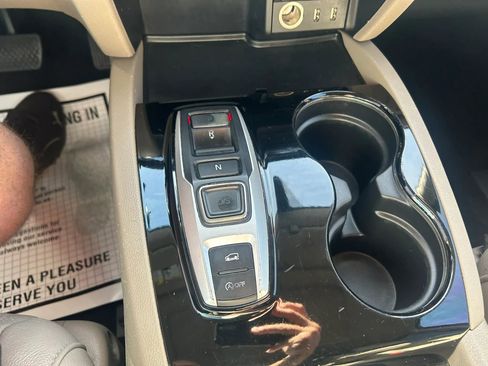 Used 2016 Honda Pilot Elite image 9
