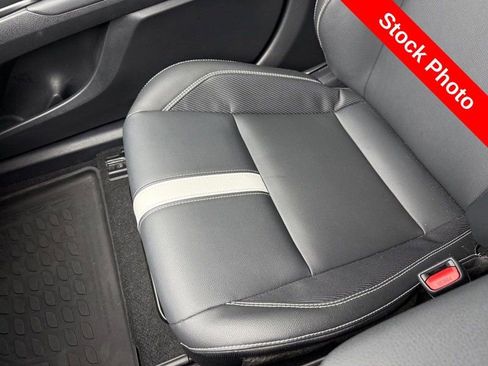 Used 2025 Toyota Camry SE AWD/4WD image 27