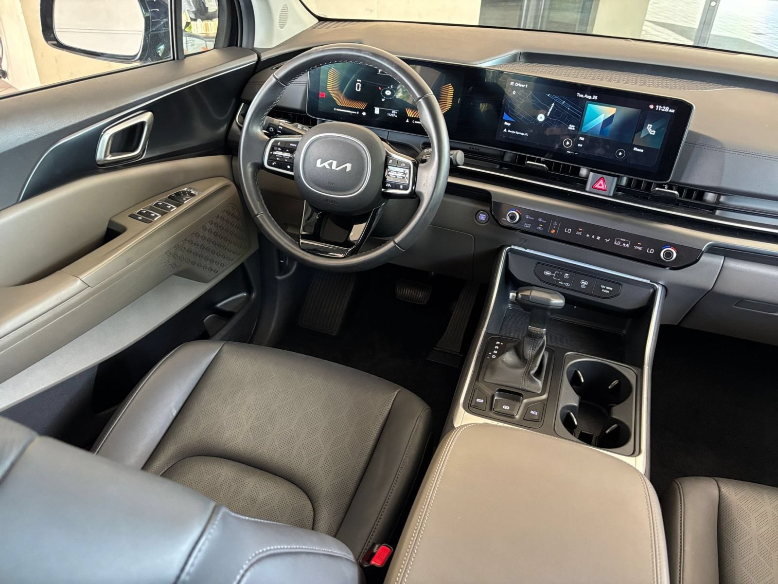 Used 2026 Kia Carnival FWD image 36