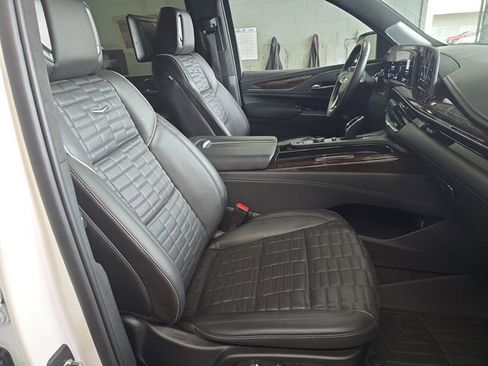 Certified 2023 Cadillac Escalade ESV Sport Platinum image 10