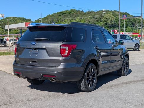 Used 2019 Ford Explorer XLT w/ Equipment Group 202A FWD image 5
