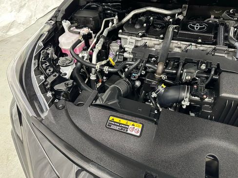 Used 2025 Toyota Corolla SE image 66