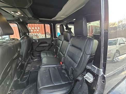 Used 2020 Jeep Wrangler Unlimited Sahara image 15