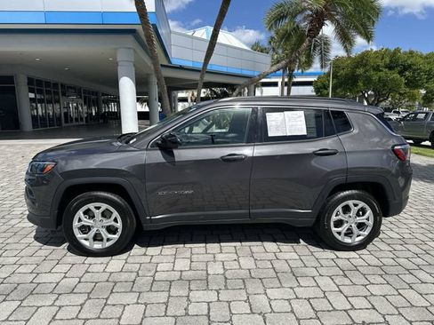 Used 2024 Jeep Compass Latitude AWD/4WD image 40