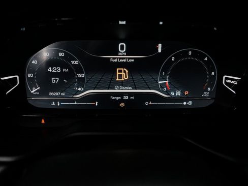 Used 2023 GMC Yukon XL Denali image 17