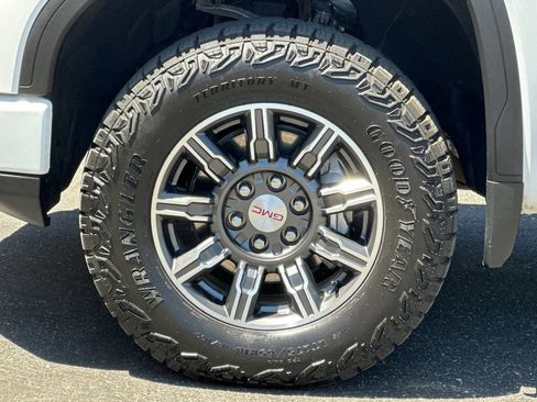 Certified 2025 GMC Sierra 1500 AT4 AWD/4WD image 27