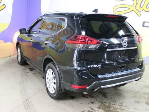 Used 2018 Nissan Rogue SV AWD/4WD image 6