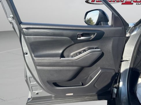 Certified 2026 Toyota Highlander XLE AWD/4WD image 18