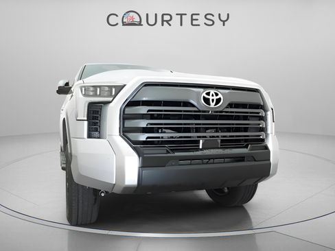 New 2025 Toyota Tundra Limited AWD/4WD image 33