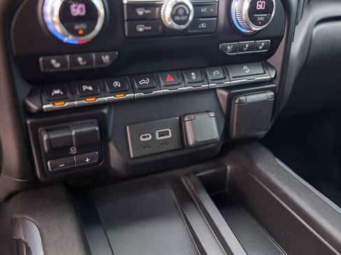Used 2020 GMC Sierra 1500 AT4 w/ AT4 Premium Package AWD/4WD image 23
