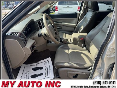 Used 2009 Jeep Grand Cherokee Laredo AWD/4WD image 24