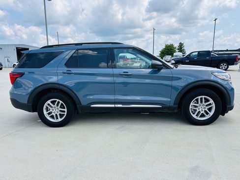 Used 2025 Ford Explorer Active AWD/4WD image 44